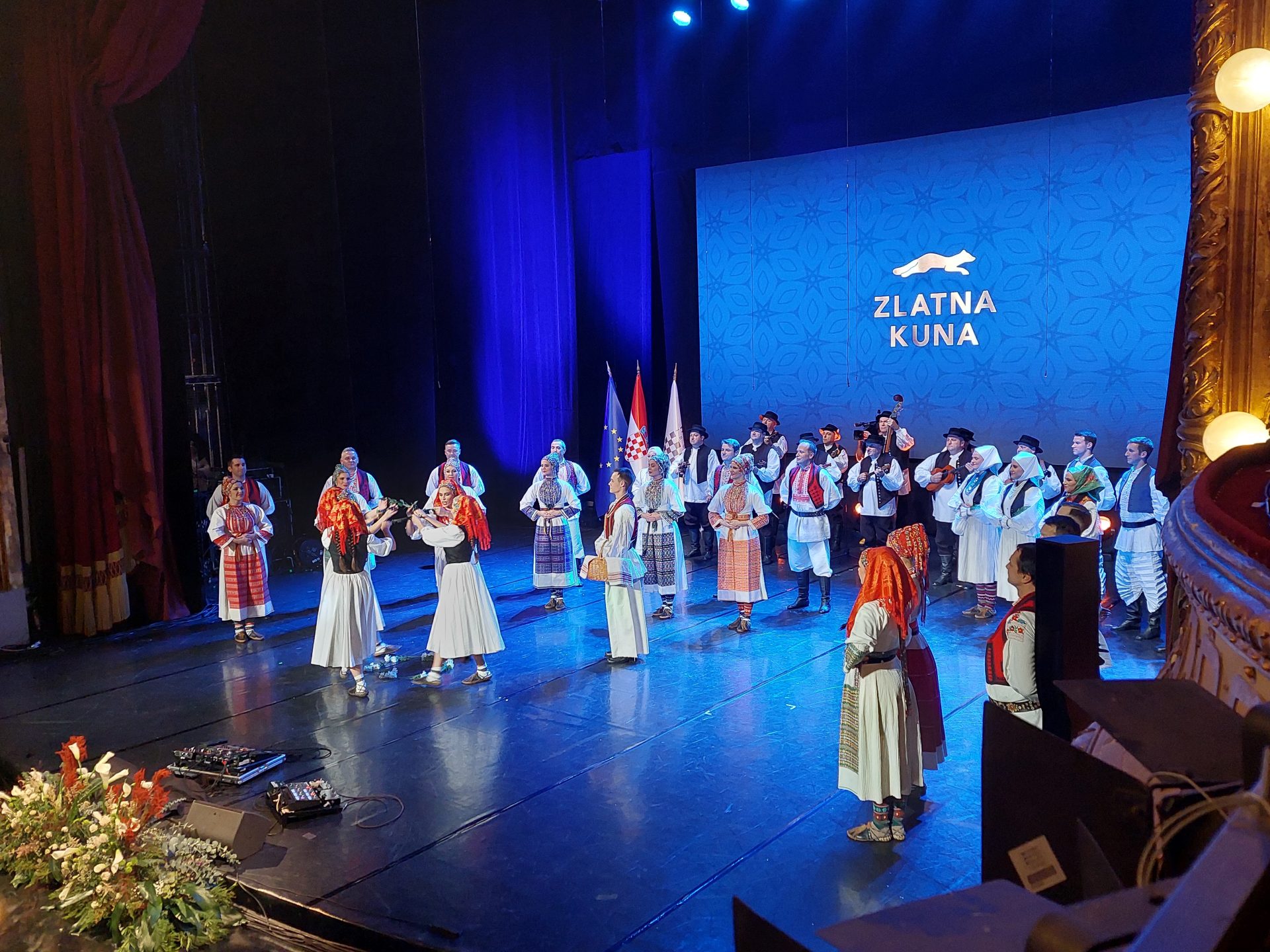 cenosco at award ceremony zlatna kuna golden kuna